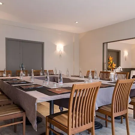 Hotel The Originals Boutique, Les Strelitzias 3*