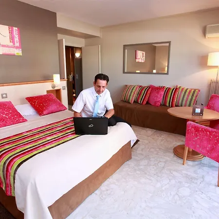 The Originals Boutique, Les Strelitzias Hotel